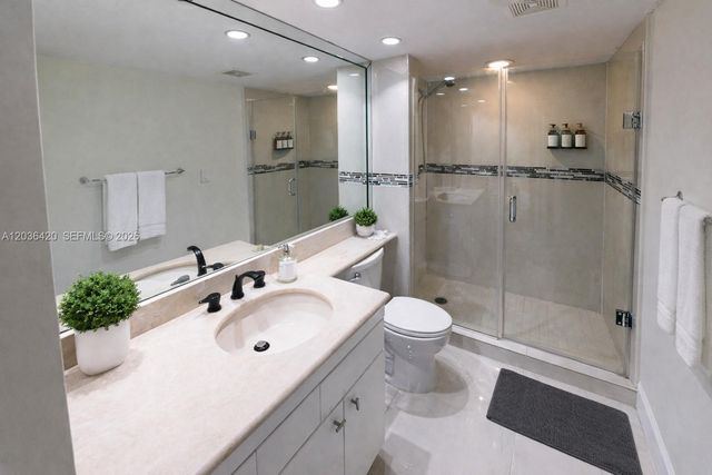 19707 Turnberry Way 20G, Aventura, FL 33180