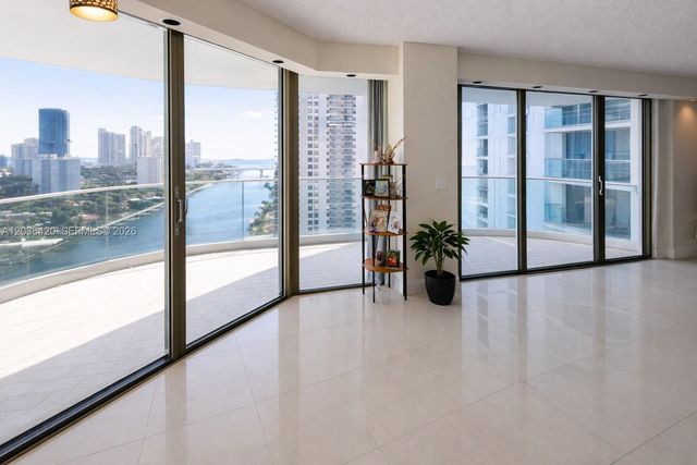 19707 Turnberry Way 20G, Aventura, FL 33180