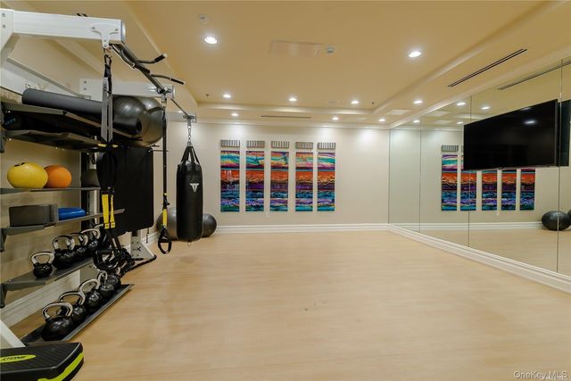 5000 Royal Court 5101, North Hills, NY 11040