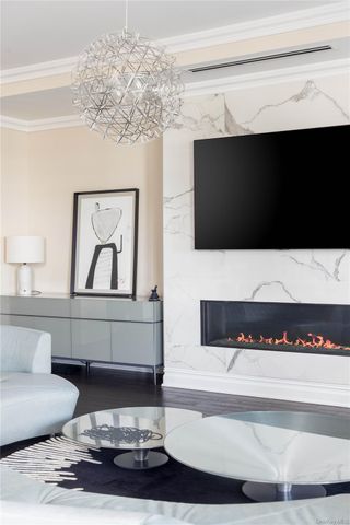 5000 Royal Court 5101, North Hills, NY 11040