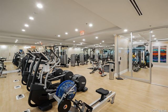 5000 Royal Court 5101, North Hills, NY 11040