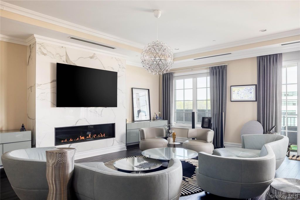 5000 Royal Court 5101, North Hills, NY 11040