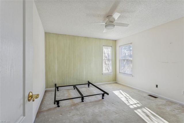 959 Nicklaus DR, Newport News, VA 23602