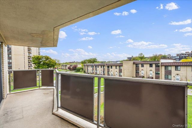 17-85 215th Street 3E, Bayside, NY 11360