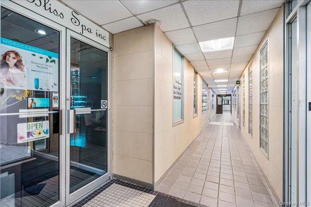17-85 215th Street 3E, Bayside, NY 11360