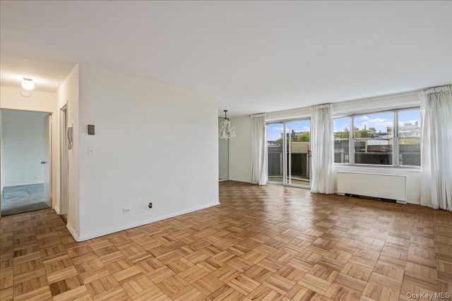17-85 215th Street 3E, Bayside, NY 11360