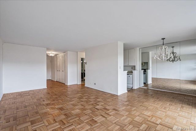 17-85 215th Street 3E, Bayside, NY 11360