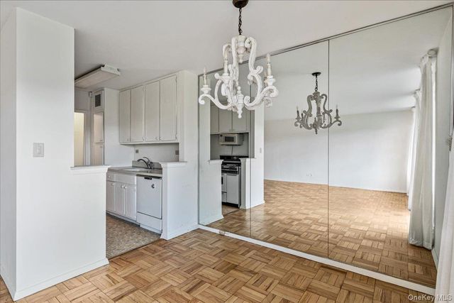 17-85 215th Street 3E, Bayside, NY 11360