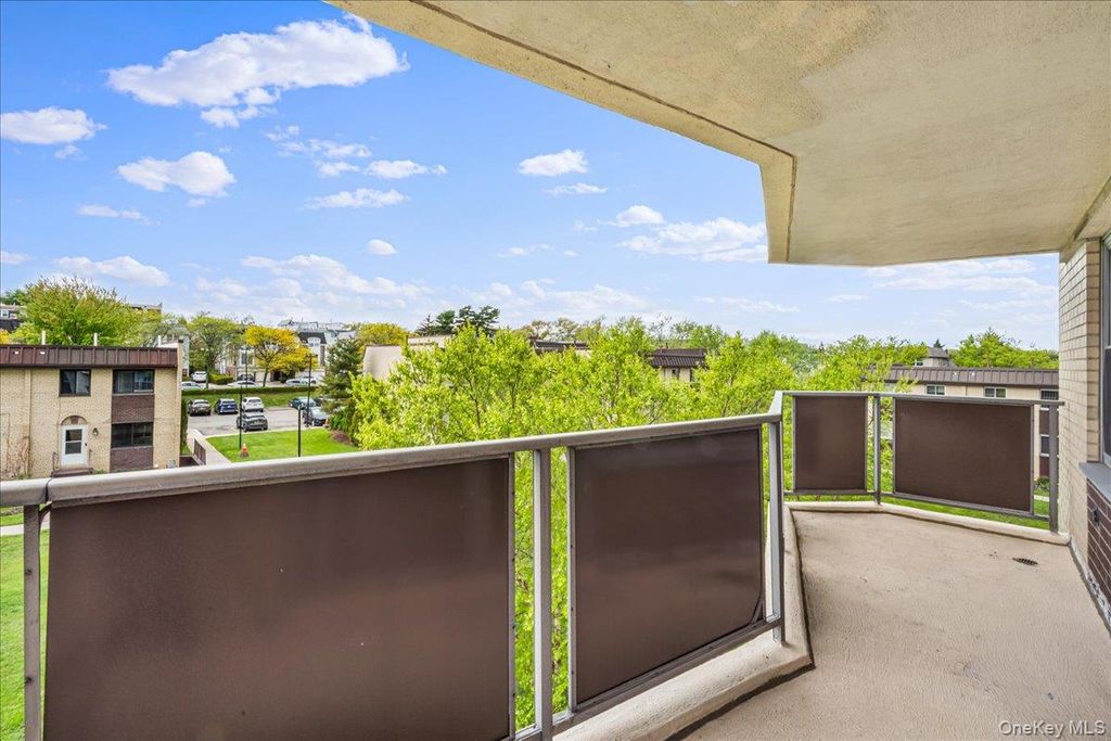 17-85 215th Street 3E, Bayside, NY 11360