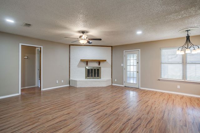 620 Donna Court, Burleson, TX 76028