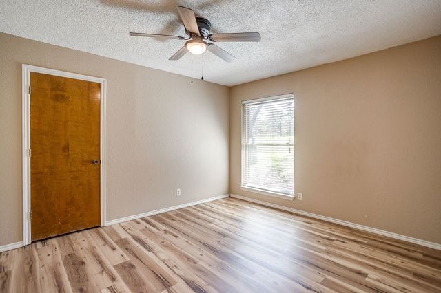 620 Donna Court, Burleson, TX 76028