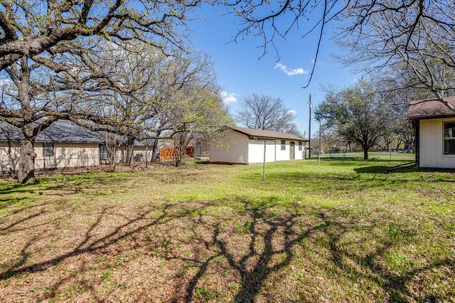 620 Donna Court, Burleson, TX 76028