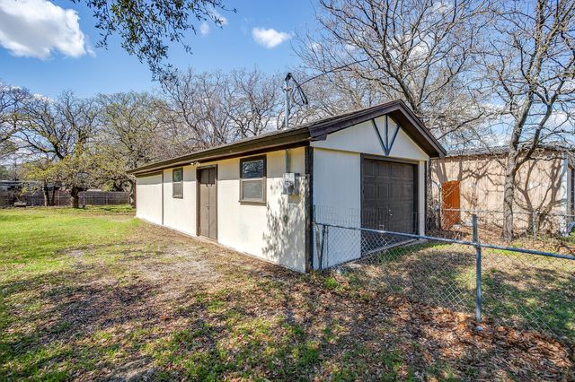 620 Donna Court, Burleson, TX 76028