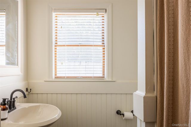 428 Montauk Highway, East Moriches, NY 11940