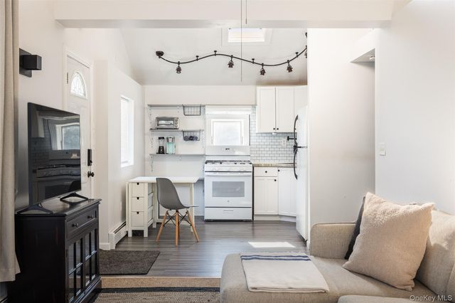 428 Montauk Highway, East Moriches, NY 11940