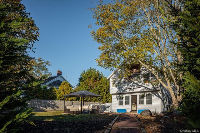 428 Montauk Highway, East Moriches, NY 11940