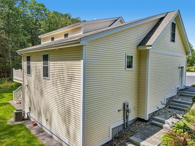 14 Coleman Court, Seabrook, NH 03874