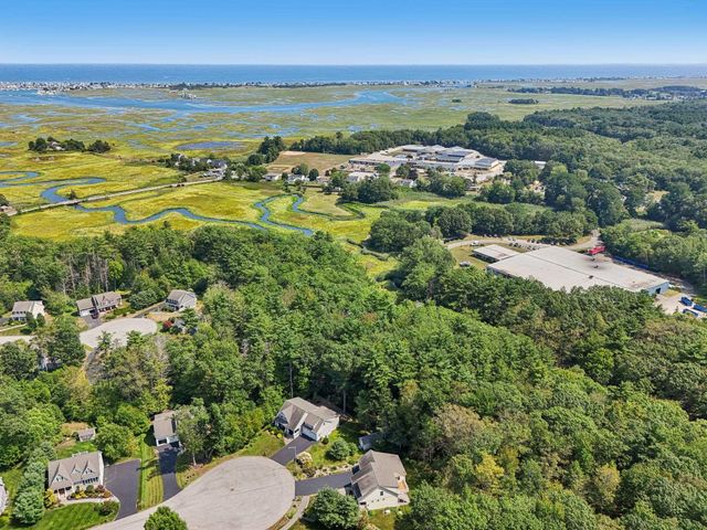 14 Coleman Court, Seabrook, NH 03874