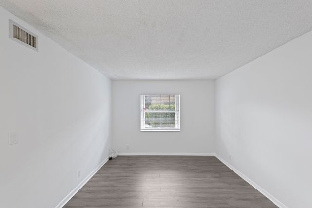 495 SE 8th Street 140, Deerfield Beach, FL 33441