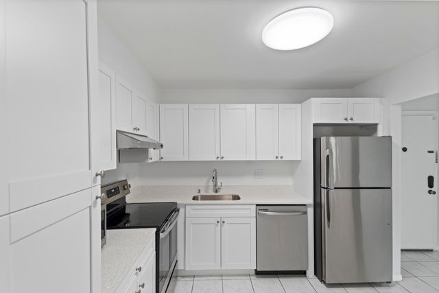 495 SE 8th Street 140, Deerfield Beach, FL 33441