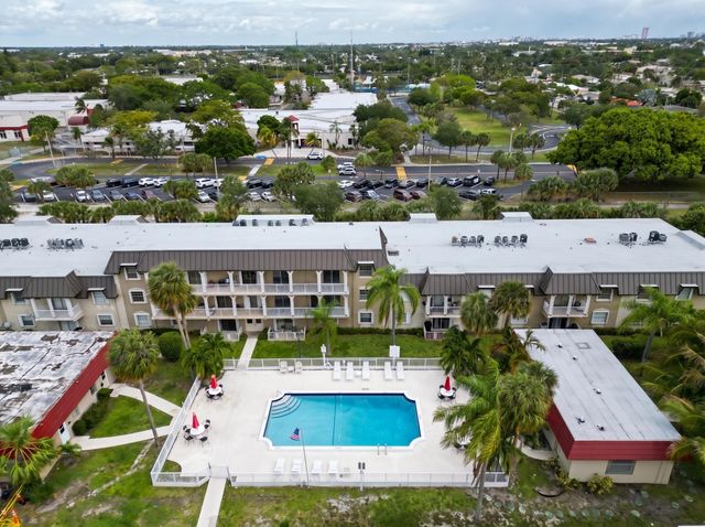 495 SE 8th Street 140, Deerfield Beach, FL 33441