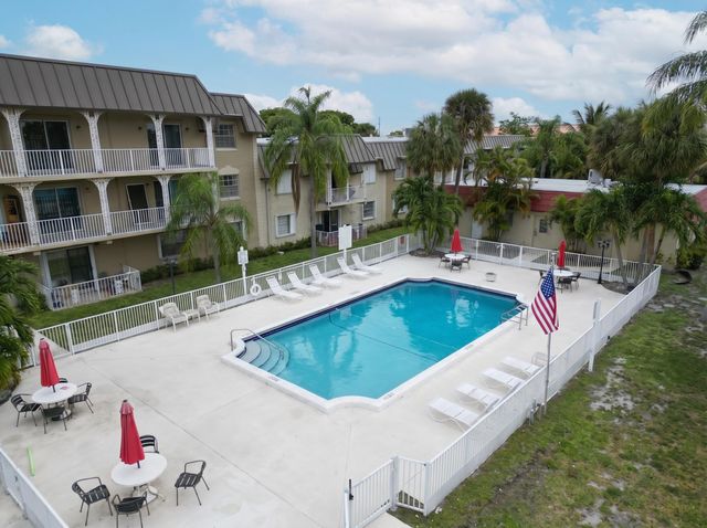 495 SE 8th Street 140, Deerfield Beach, FL 33441