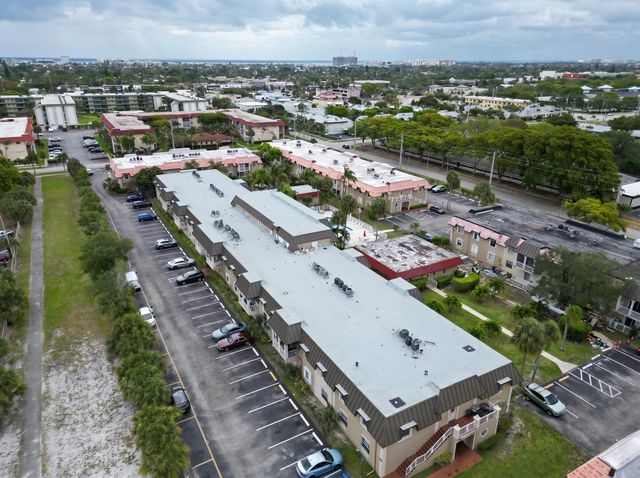 495 SE 8th Street 140, Deerfield Beach, FL 33441