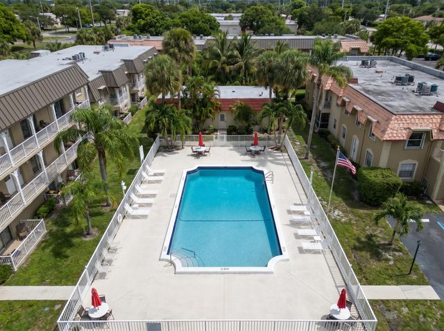 495 SE 8th Street 140, Deerfield Beach, FL 33441