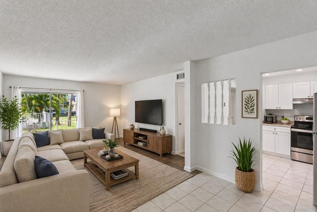 495 SE 8th Street 140, Deerfield Beach, FL 33441