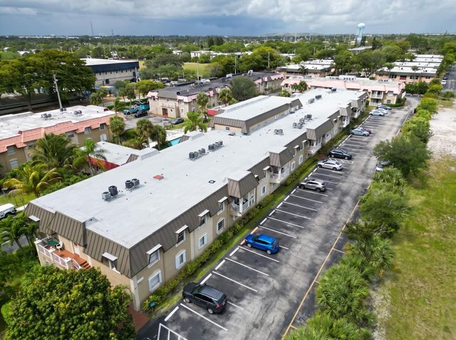 495 SE 8th Street 140, Deerfield Beach, FL 33441