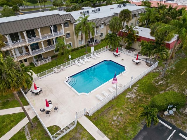 495 SE 8th Street 140, Deerfield Beach, FL 33441