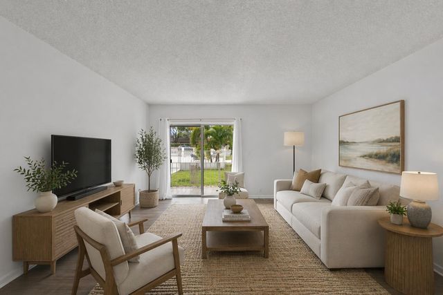 495 SE 8th Street 140, Deerfield Beach, FL 33441