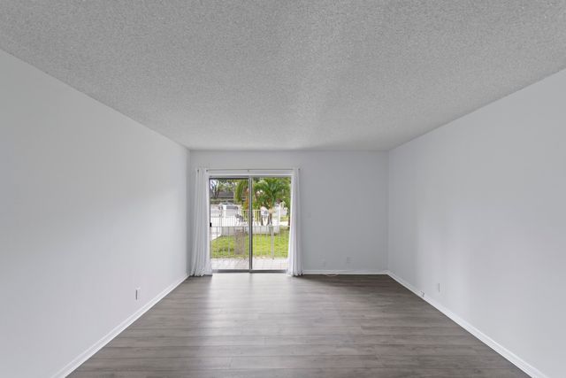 495 SE 8th Street 140, Deerfield Beach, FL 33441