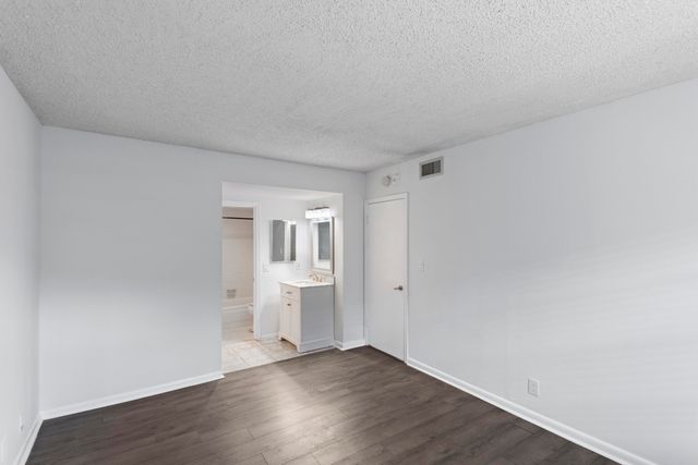 495 SE 8th Street 140, Deerfield Beach, FL 33441