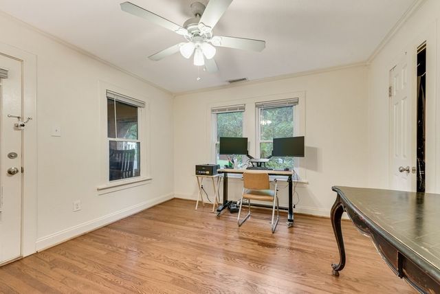 2502 BURLINGTON Boulevard, Dallas, TX 75211