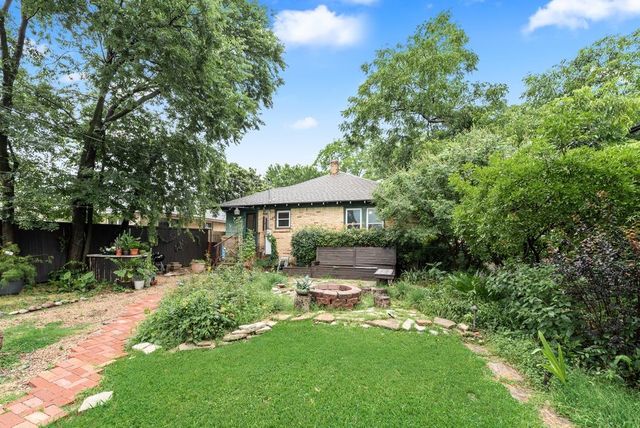 2502 BURLINGTON Boulevard, Dallas, TX 75211