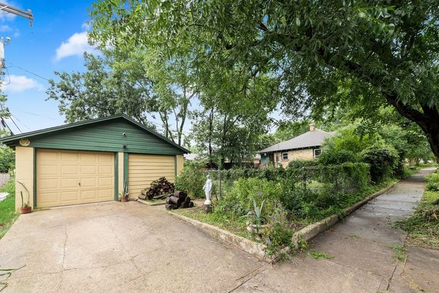 2502 BURLINGTON Boulevard, Dallas, TX 75211