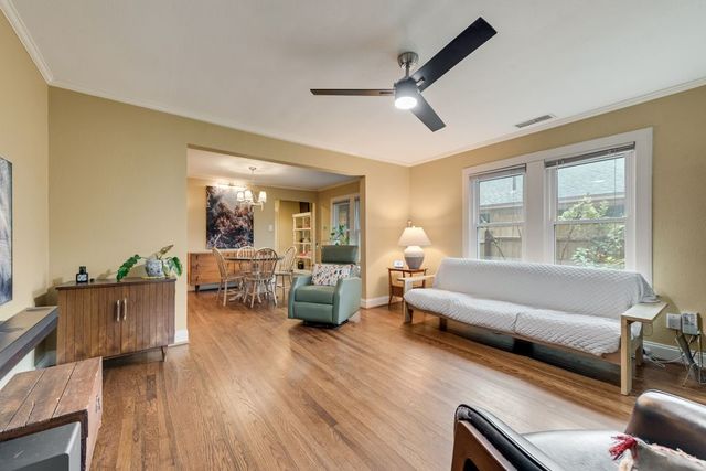 2502 BURLINGTON Boulevard, Dallas, TX 75211