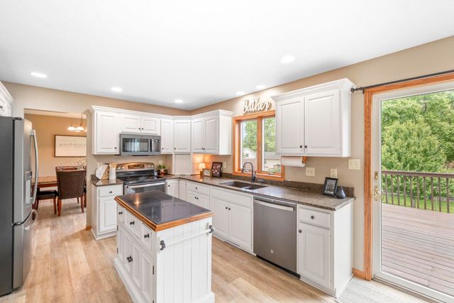 325 Alvarado Avenue, Cedar Falls, IA 50613