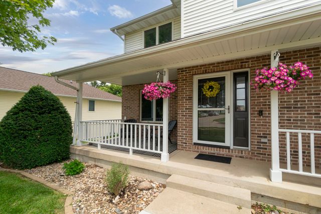 325 Alvarado Avenue, Cedar Falls, IA 50613