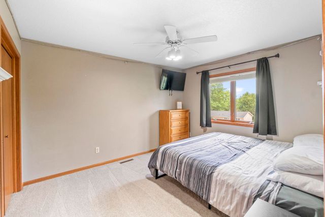325 Alvarado Avenue, Cedar Falls, IA 50613