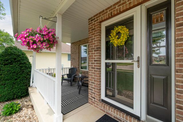 325 Alvarado Avenue, Cedar Falls, IA 50613