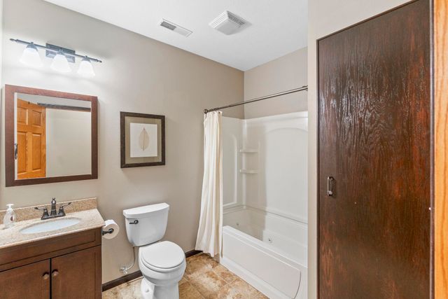 325 Alvarado Avenue, Cedar Falls, IA 50613