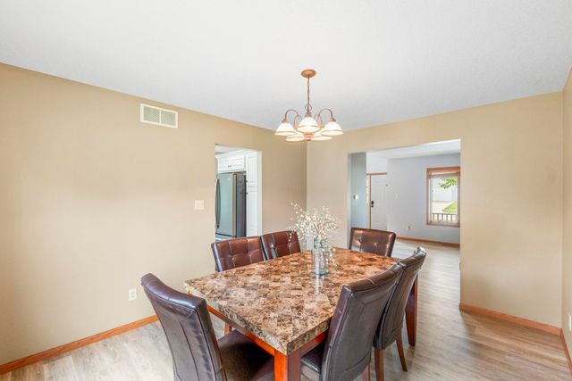 325 Alvarado Avenue, Cedar Falls, IA 50613