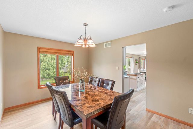 325 Alvarado Avenue, Cedar Falls, IA 50613