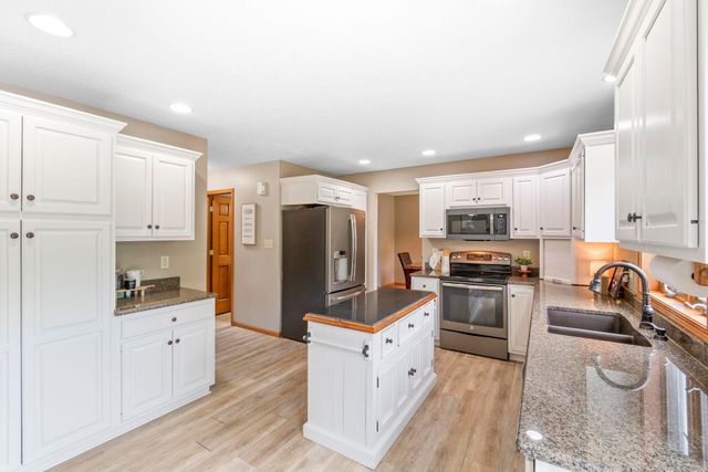 325 Alvarado Avenue, Cedar Falls, IA 50613