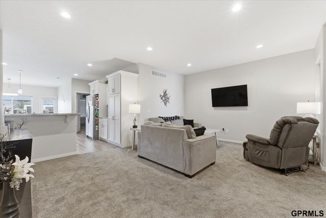 2760 Sheila Lane, Lincoln, NE 68516