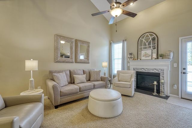 104 W Stableford Dr, Duncan, SC 29334