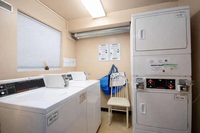 5447 W Lawrence Avenue 203, Chicago, IL 60630