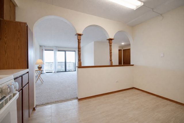 5447 W Lawrence Avenue 203, Chicago, IL 60630